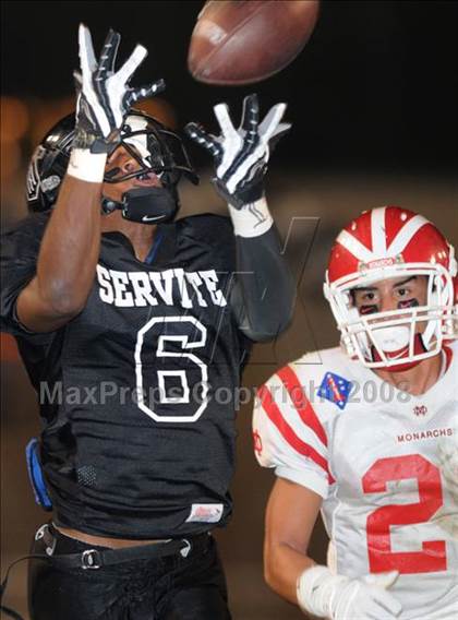 Thumbnail 3 in Servite vs. Mater Dei (Nike 5 Days 2 Friday) photogallery.