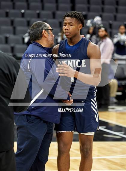Thumbnail 1 in Venice vs Pleasant Valley (CIF State D3 Final) photogallery.