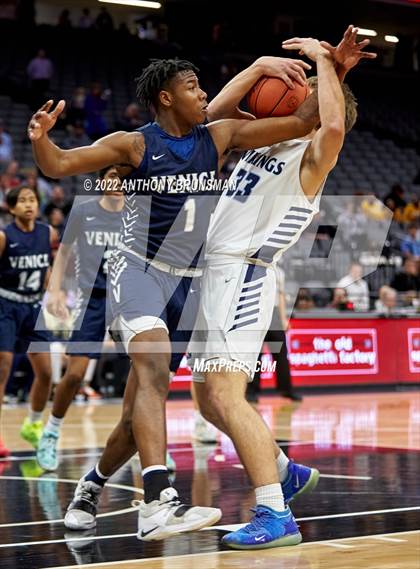 Thumbnail 2 in Venice vs Pleasant Valley (CIF State D3 Final) photogallery.