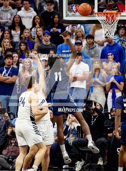 Thumbnail 2 in Venice vs Pleasant Valley (CIF State D3 Final) photogallery.