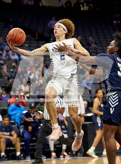 Thumbnail 3 in Venice vs Pleasant Valley (CIF State D3 Final) photogallery.