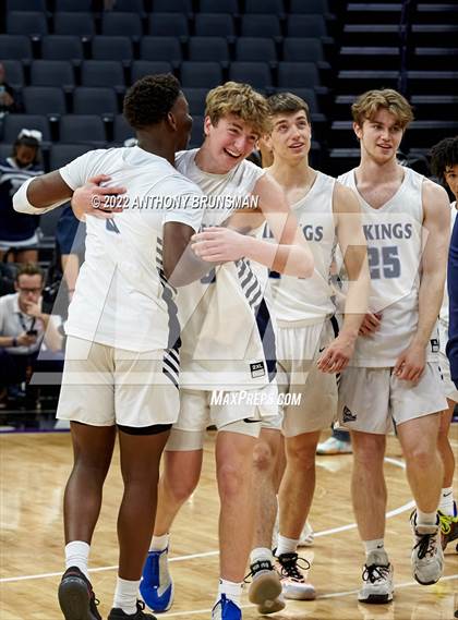 Thumbnail 3 in Venice vs Pleasant Valley (CIF State D3 Final) photogallery.