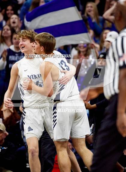 Thumbnail 1 in Venice vs Pleasant Valley (CIF State D3 Final) photogallery.
