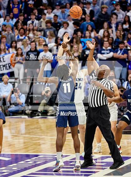 Thumbnail 2 in Venice vs Pleasant Valley (CIF State D3 Final) photogallery.