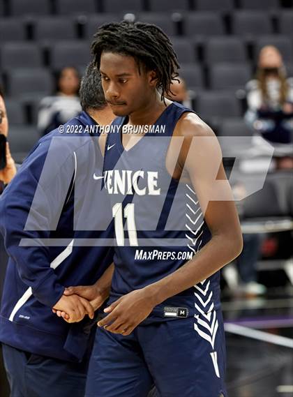 Thumbnail 3 in Venice vs Pleasant Valley (CIF State D3 Final) photogallery.