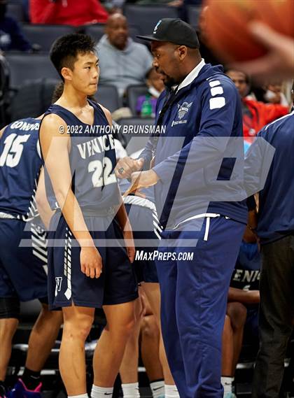 Thumbnail 1 in Venice vs Pleasant Valley (CIF State D3 Final) photogallery.