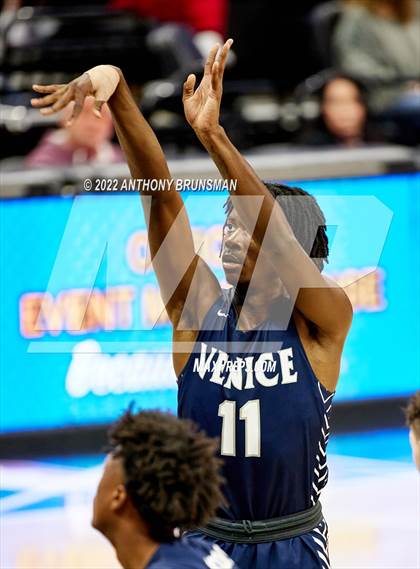 Thumbnail 3 in Venice vs Pleasant Valley (CIF State D3 Final) photogallery.
