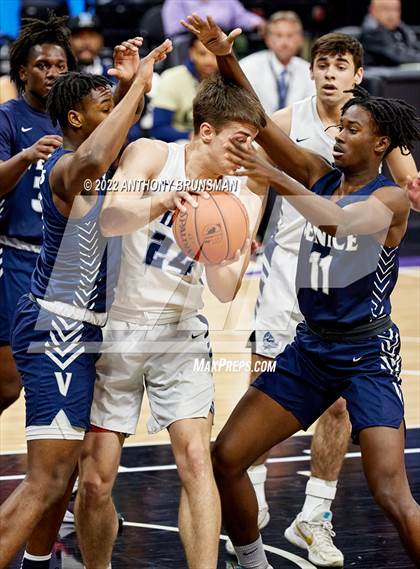 Thumbnail 1 in Venice vs Pleasant Valley (CIF State D3 Final) photogallery.