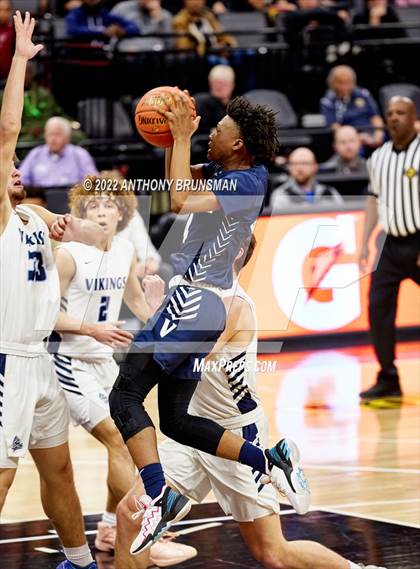 Thumbnail 3 in Venice vs Pleasant Valley (CIF State D3 Final) photogallery.