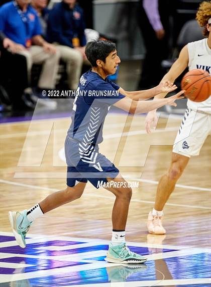 Thumbnail 3 in Venice vs Pleasant Valley (CIF State D3 Final) photogallery.