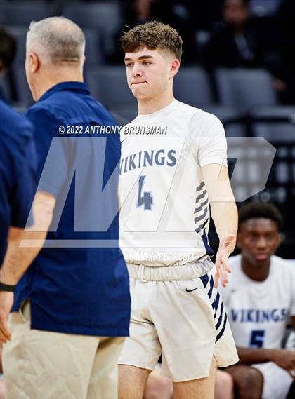 Thumbnail 1 in Venice vs Pleasant Valley (CIF State D3 Final) photogallery.