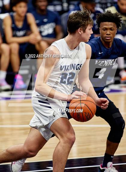 Thumbnail 2 in Venice vs Pleasant Valley (CIF State D3 Final) photogallery.