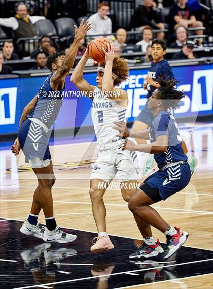 Thumbnail 3 in Venice vs Pleasant Valley (CIF State D3 Final) photogallery.