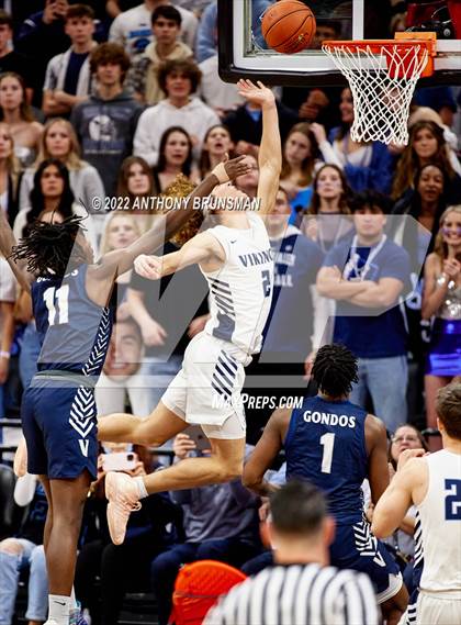 Thumbnail 3 in Venice vs Pleasant Valley (CIF State D3 Final) photogallery.