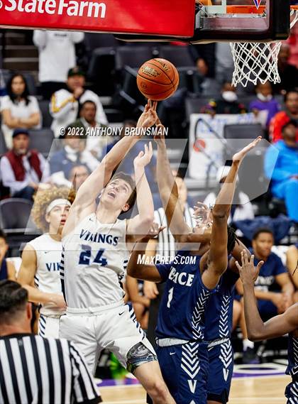Thumbnail 3 in Venice vs Pleasant Valley (CIF State D3 Final) photogallery.