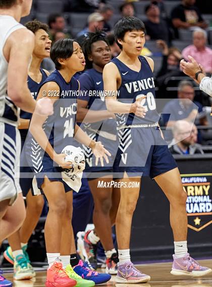Thumbnail 2 in Venice vs Pleasant Valley (CIF State D3 Final) photogallery.