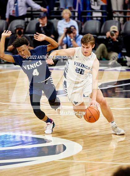 Thumbnail 3 in Venice vs Pleasant Valley (CIF State D3 Final) photogallery.