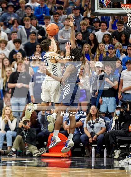Thumbnail 3 in Venice vs Pleasant Valley (CIF State D3 Final) photogallery.