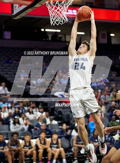 Thumbnail 2 in Venice vs Pleasant Valley (CIF State D3 Final) photogallery.