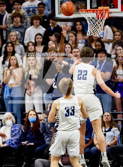 Thumbnail 2 in Venice vs Pleasant Valley (CIF State D3 Final) photogallery.