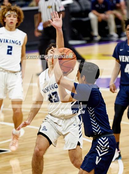 Thumbnail 1 in Venice vs Pleasant Valley (CIF State D3 Final) photogallery.