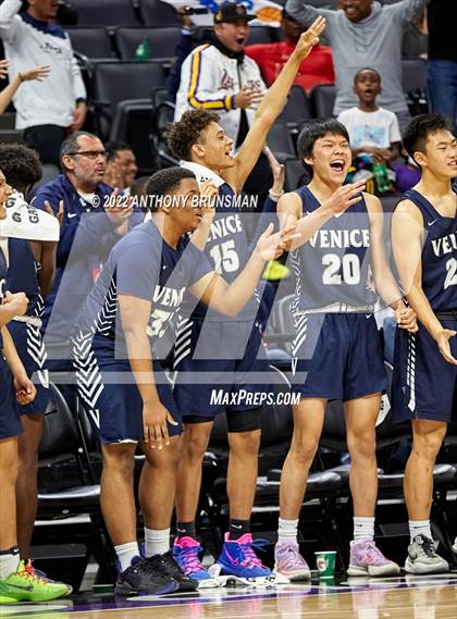 Thumbnail 2 in Venice vs Pleasant Valley (CIF State D3 Final) photogallery.