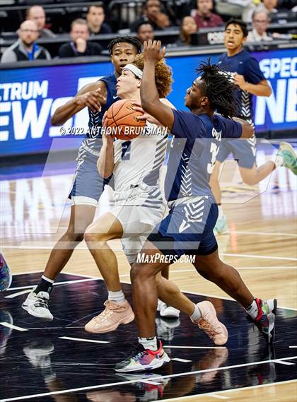 Thumbnail 1 in Venice vs Pleasant Valley (CIF State D3 Final) photogallery.