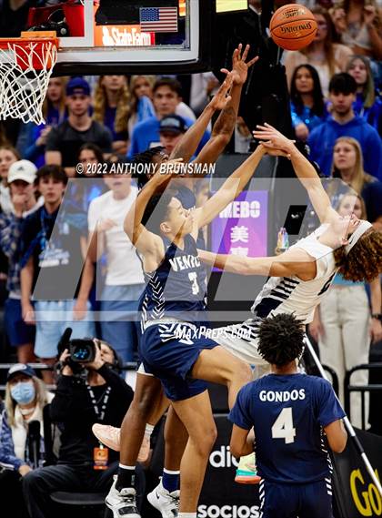 Thumbnail 1 in Venice vs Pleasant Valley (CIF State D3 Final) photogallery.