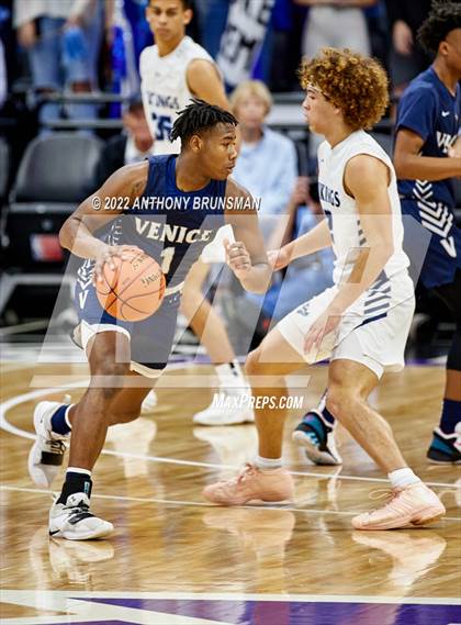 Thumbnail 2 in Venice vs Pleasant Valley (CIF State D3 Final) photogallery.