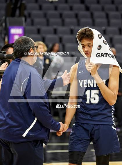 Thumbnail 3 in Venice vs Pleasant Valley (CIF State D3 Final) photogallery.