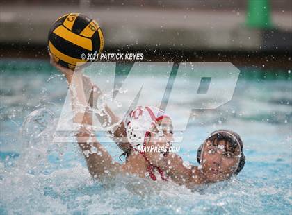 Thumbnail 2 in Orange Lutheran vs. Servite photogallery.