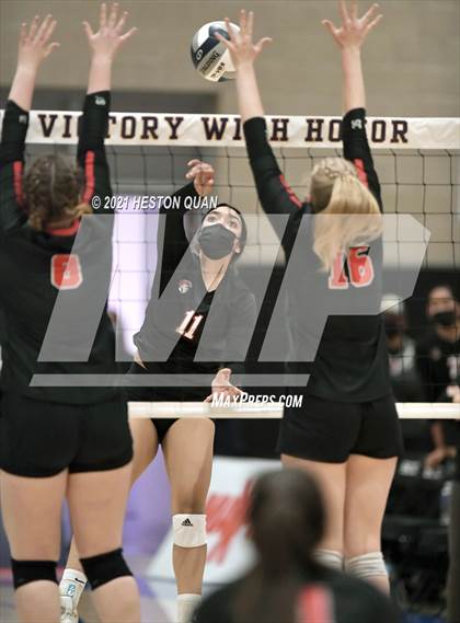 Thumbnail 2 in Skyline vs. Santa Clarita Christian (CIF State D5 Final) photogallery.