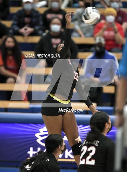 Thumbnail 1 in Skyline vs. Santa Clarita Christian (CIF State D5 Final) photogallery.