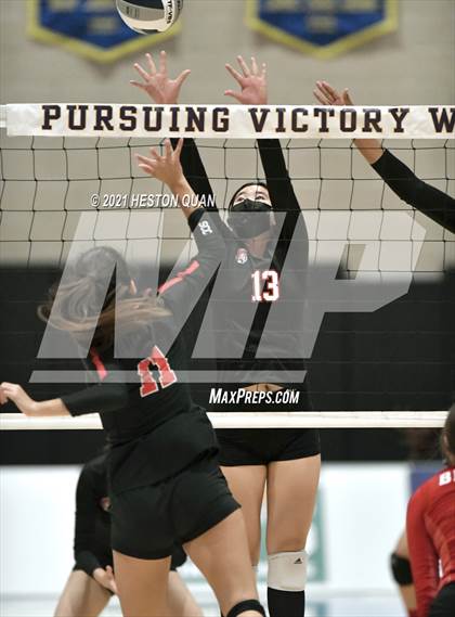 Thumbnail 3 in Skyline vs. Santa Clarita Christian (CIF State D5 Final) photogallery.