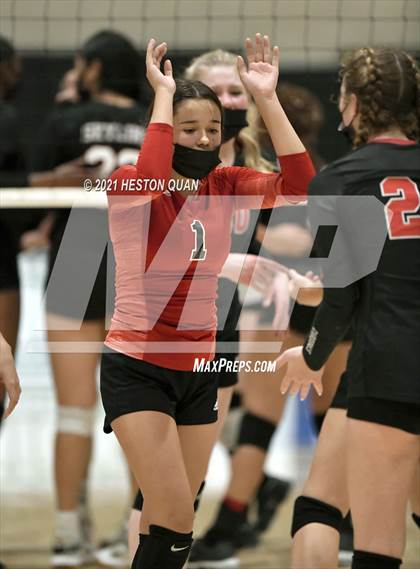 Thumbnail 3 in Skyline vs. Santa Clarita Christian (CIF State D5 Final) photogallery.