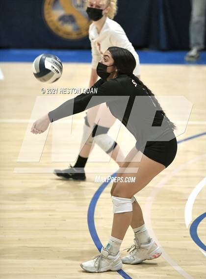 Thumbnail 2 in Skyline vs. Santa Clarita Christian (CIF State D5 Final) photogallery.