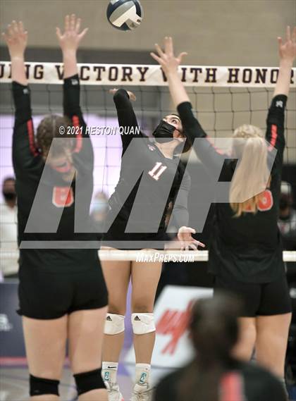 Thumbnail 1 in Skyline vs. Santa Clarita Christian (CIF State D5 Final) photogallery.