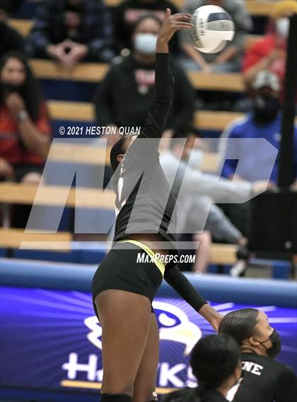 Thumbnail 3 in Skyline vs. Santa Clarita Christian (CIF State D5 Final) photogallery.