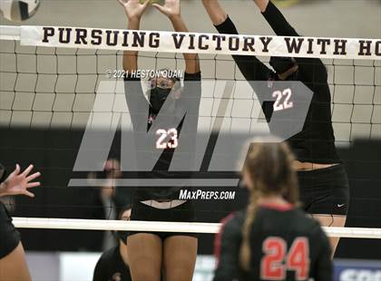Thumbnail 3 in Skyline vs. Santa Clarita Christian (CIF State D5 Final) photogallery.