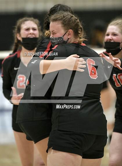 Thumbnail 2 in Skyline vs. Santa Clarita Christian (CIF State D5 Final) photogallery.