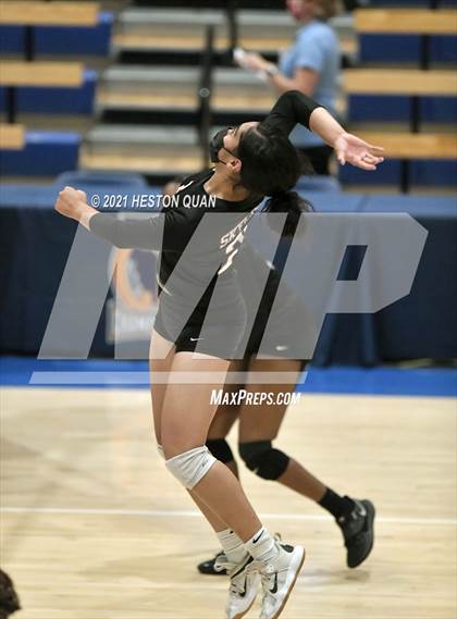 Thumbnail 2 in Skyline vs. Santa Clarita Christian (CIF State D5 Final) photogallery.