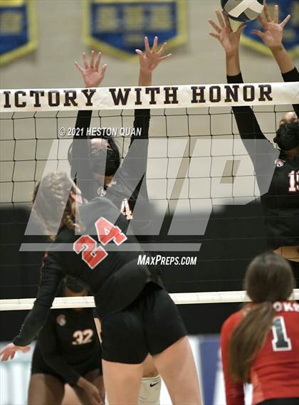 Thumbnail 1 in Skyline vs. Santa Clarita Christian (CIF State D5 Final) photogallery.