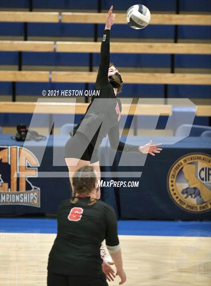 Thumbnail 2 in Skyline vs. Santa Clarita Christian (CIF State D5 Final) photogallery.
