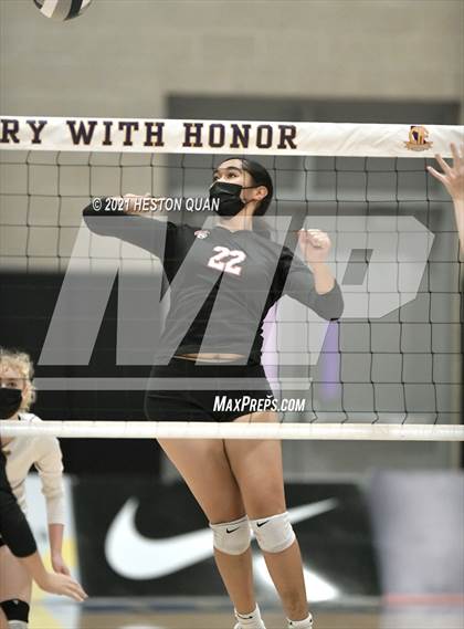 Thumbnail 3 in Skyline vs. Santa Clarita Christian (CIF State D5 Final) photogallery.