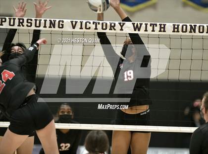 Thumbnail 1 in Skyline vs. Santa Clarita Christian (CIF State D5 Final) photogallery.