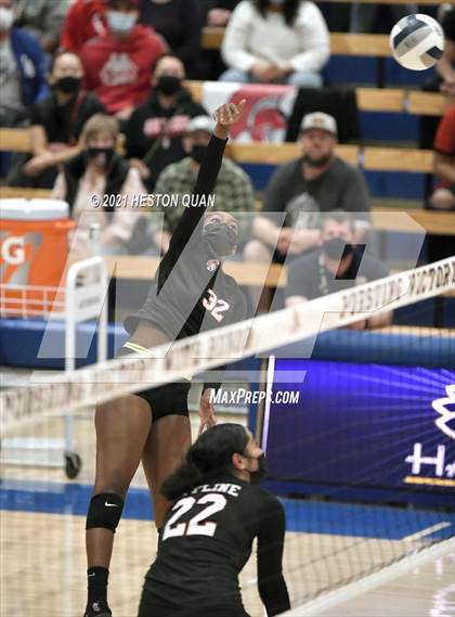 Thumbnail 2 in Skyline vs. Santa Clarita Christian (CIF State D5 Final) photogallery.