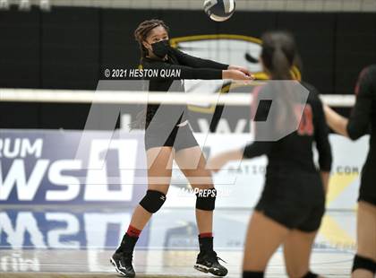 Thumbnail 3 in Skyline vs. Santa Clarita Christian (CIF State D5 Final) photogallery.