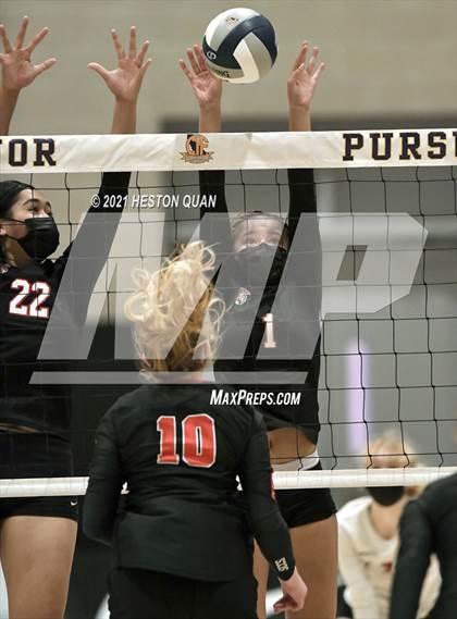 Thumbnail 1 in Skyline vs. Santa Clarita Christian (CIF State D5 Final) photogallery.