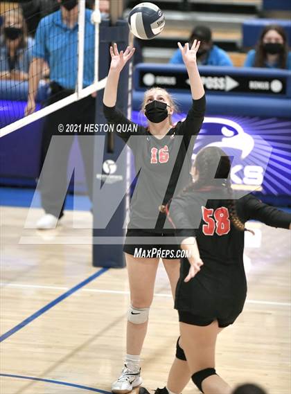 Thumbnail 3 in Skyline vs. Santa Clarita Christian (CIF State D5 Final) photogallery.
