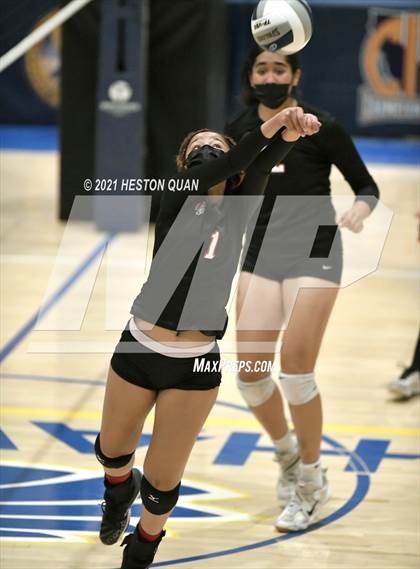 Thumbnail 2 in Skyline vs. Santa Clarita Christian (CIF State D5 Final) photogallery.